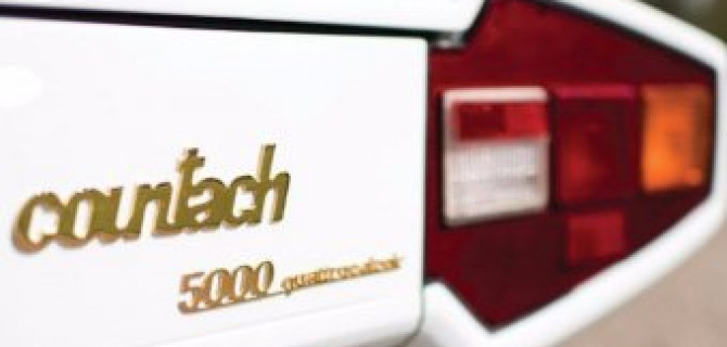 Lamborghini Countach 5000 с золотыми вставками продадут на аукционе