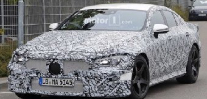На тестах снова замечен седан Mercedes-AMG GT