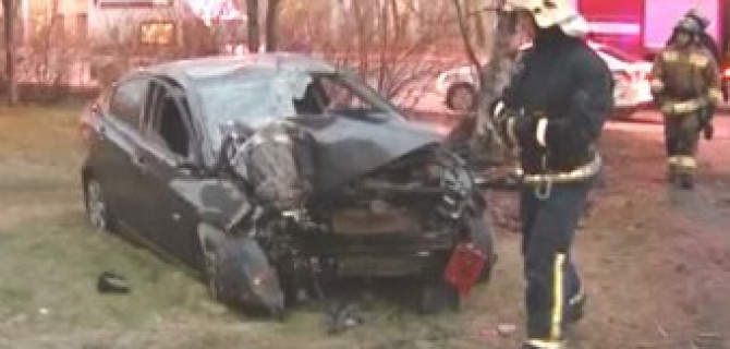 В Петербурге три угонщика такси попали в ДТП