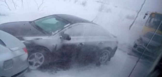 В Лабытнангах школьный автобус попал в аварию