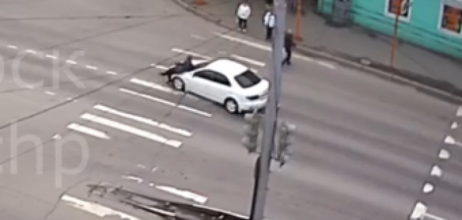 В Красноярске иномарка насмерть сбила женщину