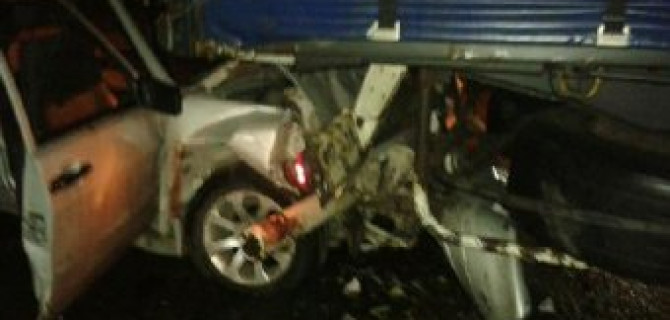 Три человека пострадали по вине пьяного водителя в ДТП с фурой в Саратове