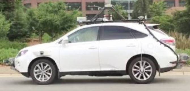 Беспилотный автомобиль Apple попал на видео