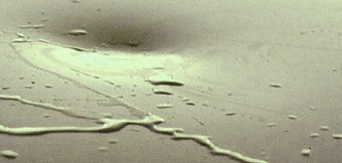 Вмятины от града на кузове авто и 3 способа их удаления