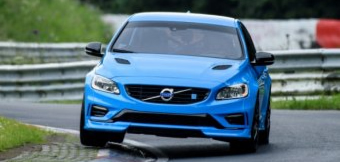 Volvo S60 оказался быстрейшим седаном Нюрбургринга