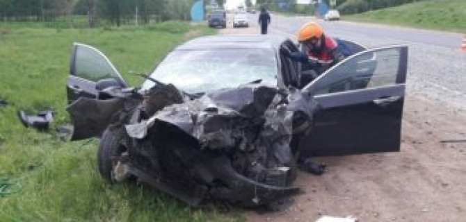 В ДТП с КамАЗом в Псковской области погиб молодой водитель