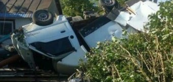 На Кубани водитель уснул и погиб, врезавшись в дом