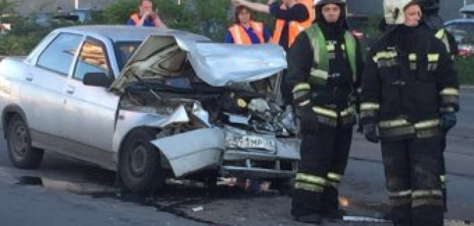 ДТП на проспекте Обуховской обороны в Петербурге