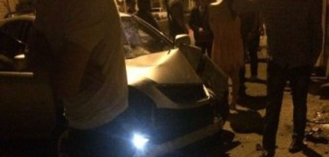 Ночью в Астрахани Lexus врезался в дом