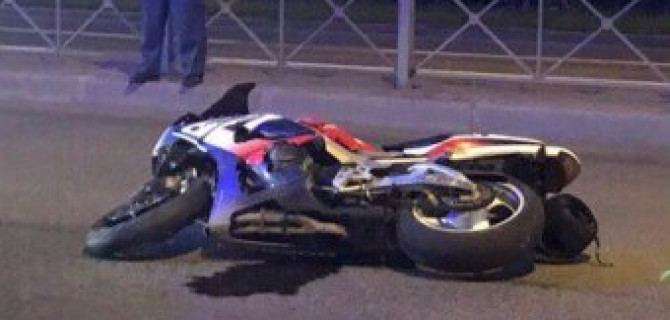 Мотоциклист погиб в результате ДТП на Заневском проспекте в Петербурге