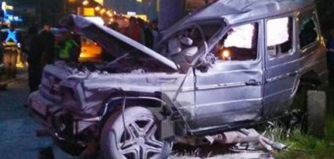 В Москве после ДТП сгорел Gelandewagen: водитель погиб