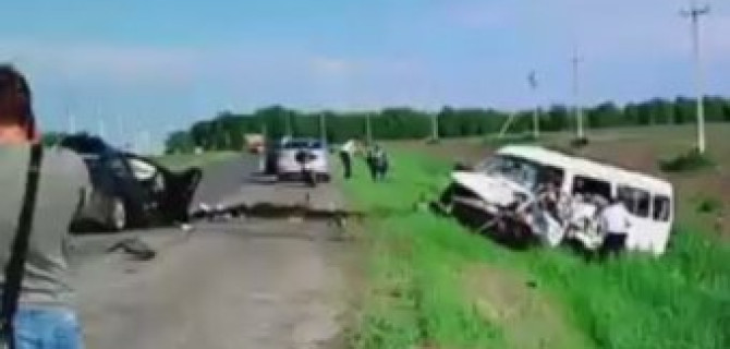 На трассе Тюмень – Каменка произошло ДТП с микроавтобусом: есть погибшие