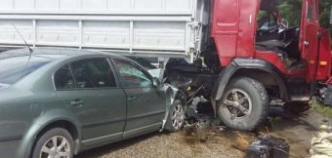 В ДТП с КАМАЗом на Ставрополье погибли два человека