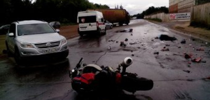 В Липецке в ДТП погибли мотоциклист с пассажиром