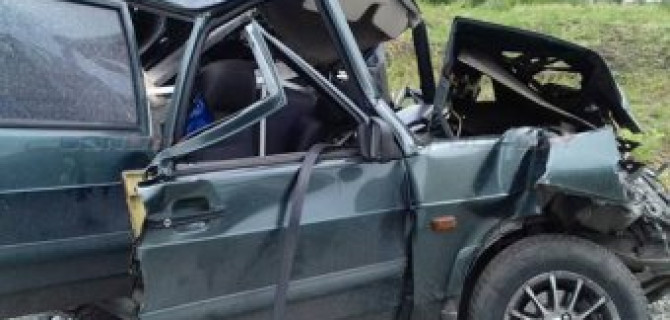 Под Ростовом молодой водитель ВАЗа погиб в ДТП с КАМАЗом