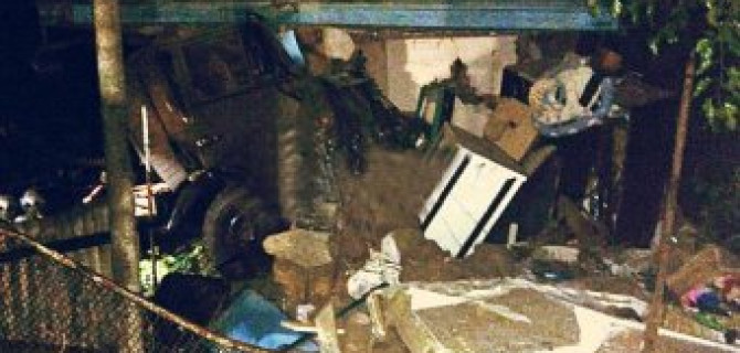 В Успенском районе КАМАЗ врезался в жилой дом