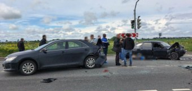 В массовом ДТП в Ленобласти пострадал человек