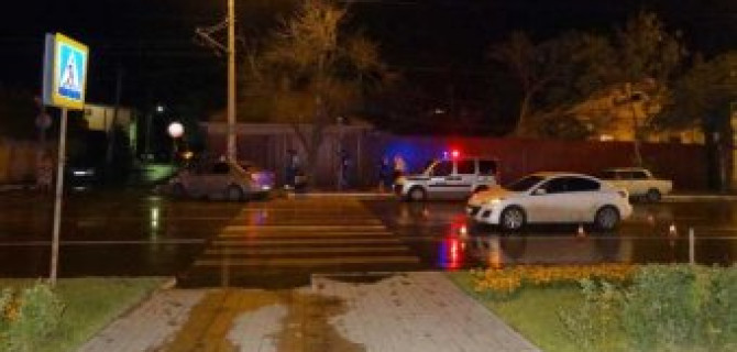 В Астрахани после ДТП иномарку отбросило на пешехода