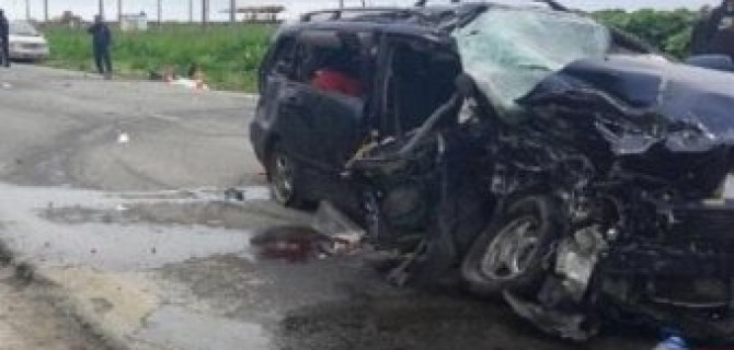 В лобовом ДТП на Сахалине погибли женщина и двое детей