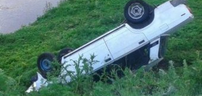 В Башкирии ВАЗ упал с моста: водитель погиб