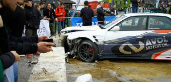 ДТП во время дрифтового заезда на курорте Игора