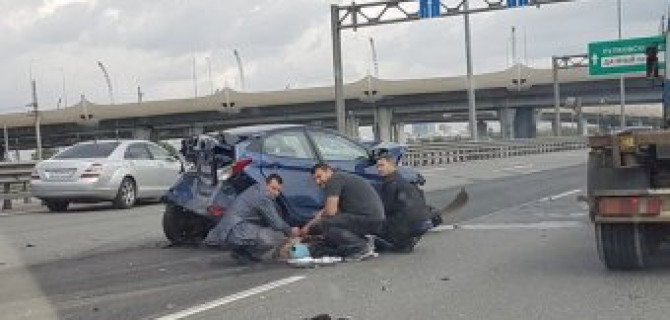 В ДТП на КАД в Петербурге серьезно пострадала женщина