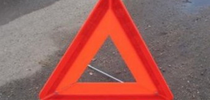 В Саратовской области мотоциклист насмерть сбил молодого человека