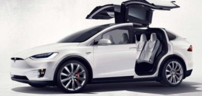 Tesla подготовили складные сидения для семиместной Model X