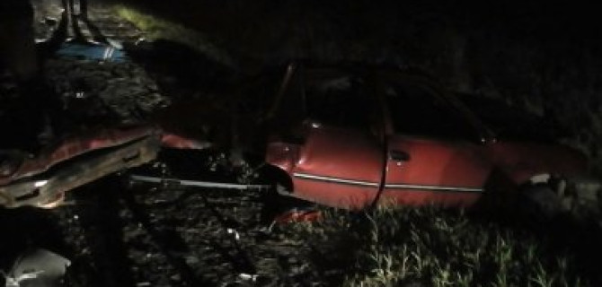 Под Тюменью грузовик «отправил» Daewoo под фуру: погибли два человека