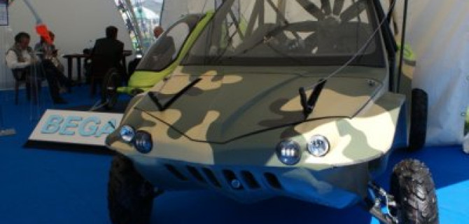 Земля-вода-воздух: в России представили внедорожник «Тритон» с мягким крылом