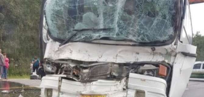 Три человека пострадали в ДТП с автобусом и грузовиком в Подмосковье