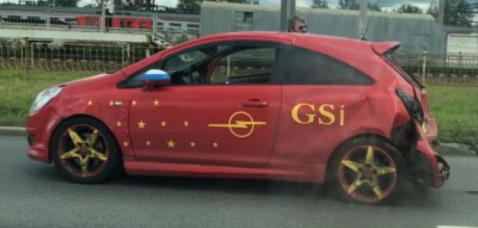 Пикап Mitsubishi L-Series влетел в Opel Corsa на Витебском проспекте