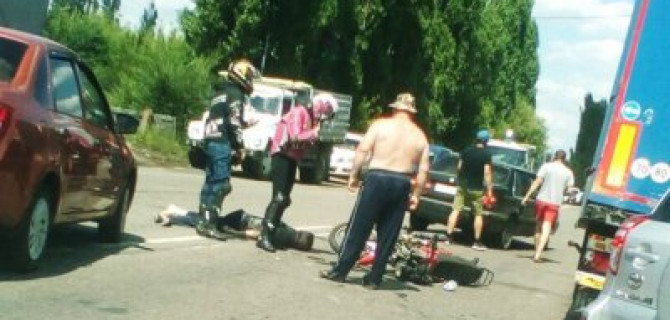 В Воронеже мотоциклист пострадал в ДТП с грузовой «Газелью»