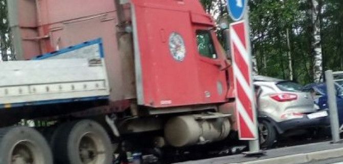Два человека погибли в ДТП на «Дороге жизни» в Ленобласти