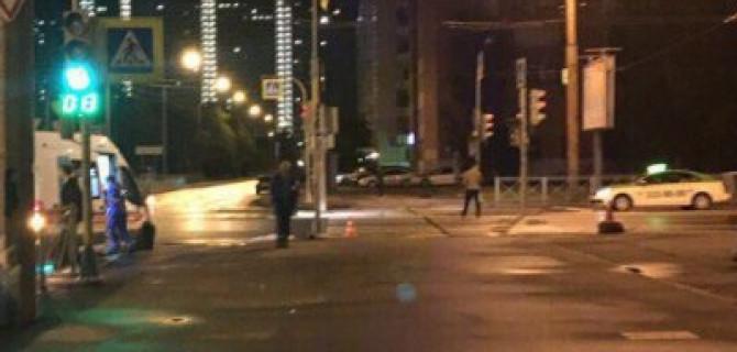 Молодой парень на иномарке насмерть сбил женщину в Петербурге