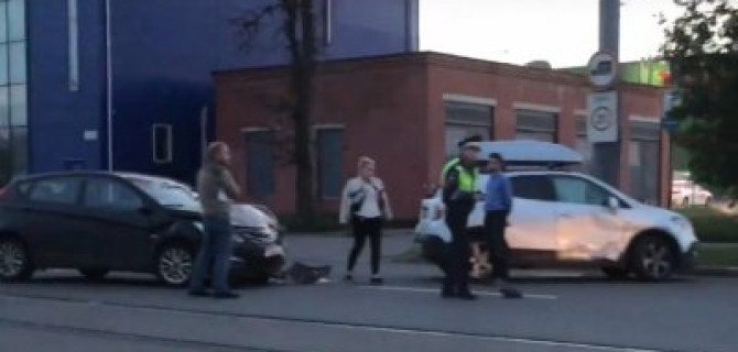 Крупное ДТП на Политехнической улице – столкновение трёх автомобилей на встречной полосе