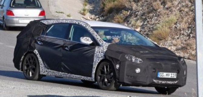 Новое поколение универсала Hyundai i40 было замечено на тестах