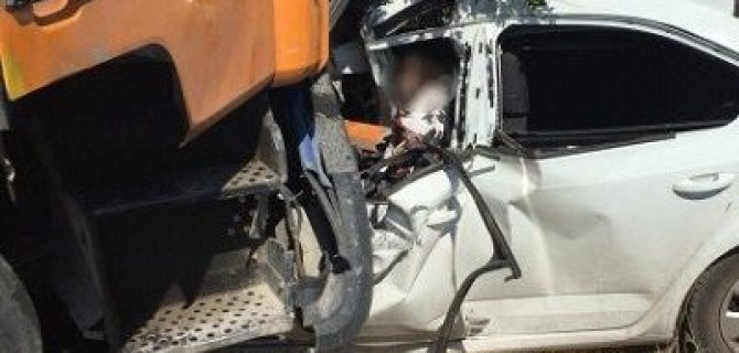 В Волгограде в ДТП с бетономешалкой погиб человек