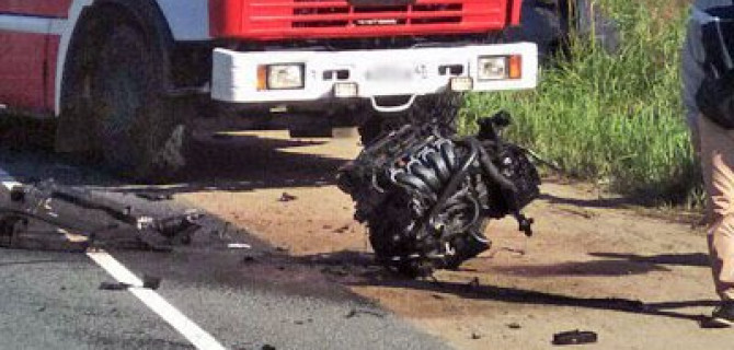 Во Всеволожске в ДТП у машины вырвало двигатель