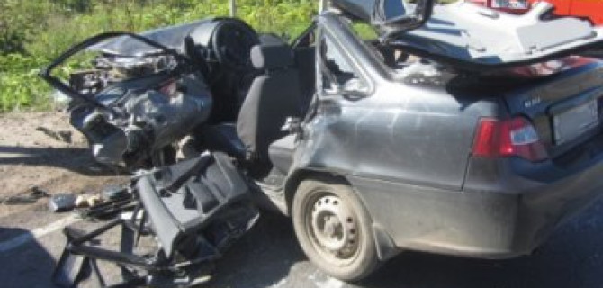 Под Сыктывкаром в ДТП с КамАЗом погиб водитель легковушки