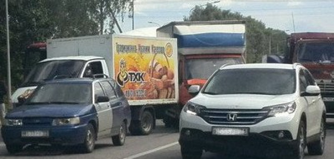 В Тульской области произошло массовое ДТП с бетономешалкой и хлебовозом