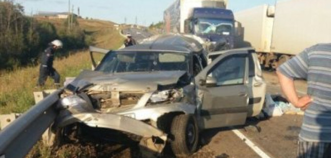 Женщина погибла в ДТП с грузовиком в Удмуртии