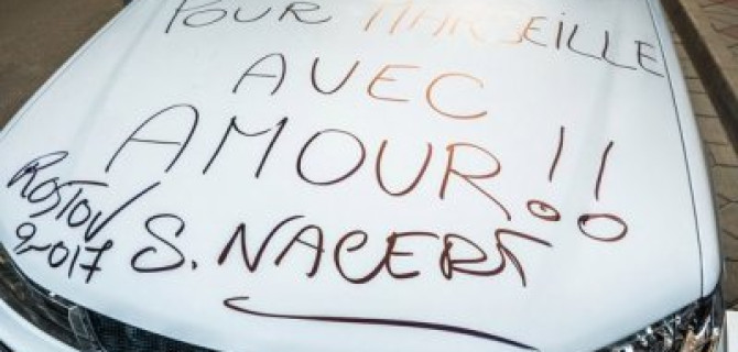 В Ростове продают копию автомобиля из фильма Taxi с автографом Сами Насери на капоте