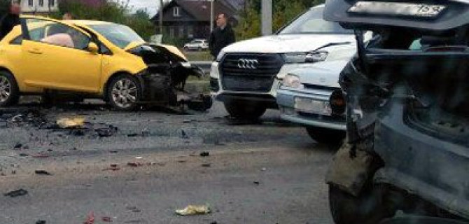 Таксист погиб в ДТП на мосту в Перми