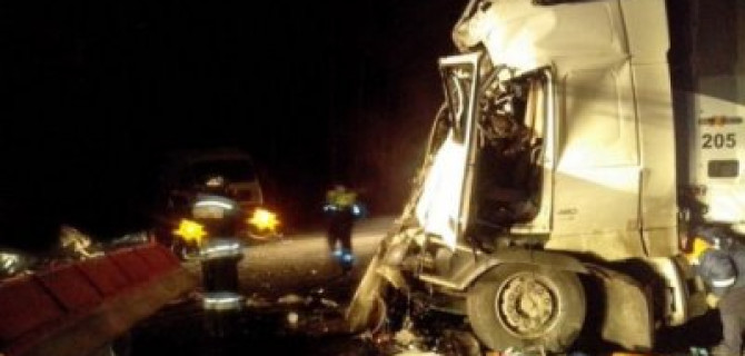 Пять человек погибли в ДТП с грузовиками в Смоленской области
