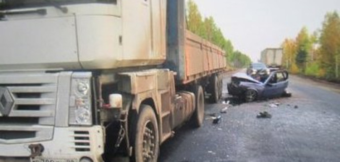 Две женщины погибли в ДТП с фурами в Иркутской области