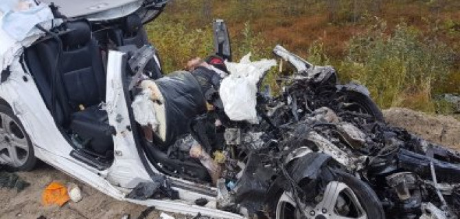 Три человека, включая ребенка, погибли в ДТП с грузовиком в ХМАО