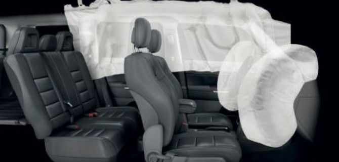 Три с половиной тысячи автомобилей JEEP Wrangler и Chrysler 300 отозваны в России