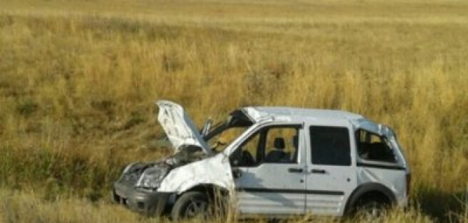 В Оренбургской области Ford опрокинулся в кювет: погибли два пассажира