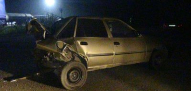 В Екатеринбурге грузовик сбил насмерть водителя, попавшего ранее в другое ДТП